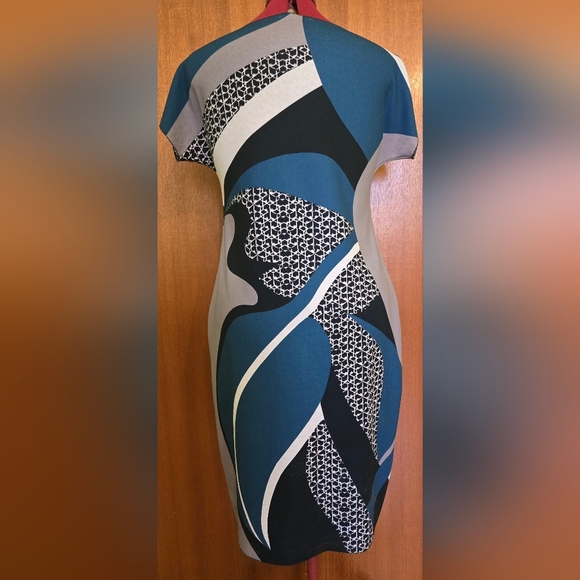 Unknown | Elegant Reversible Patterned Dress, Ptp 20'' to 25'' - Picture 5 of 13